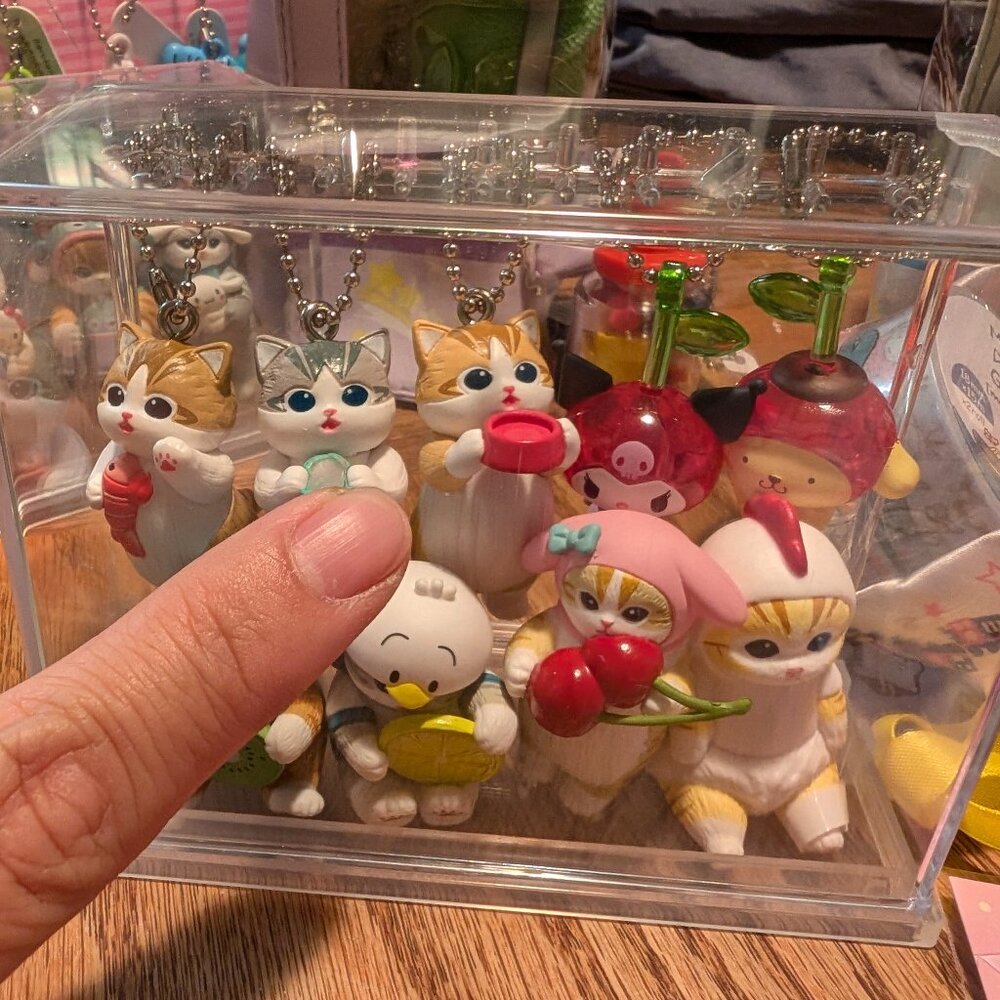 Mofusand Keychain - Orange Cat Holding Red Bowl - Gacha Gashapon Mini Figurine